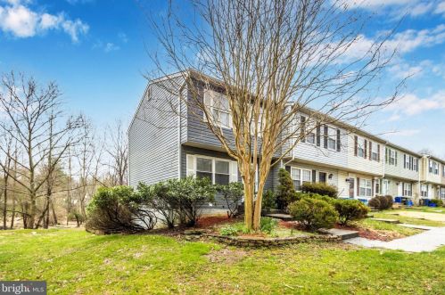 700 Oxford Square Dr, Silver Spring MD  20905-5953 exterior