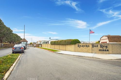 16222 Monterey Ln, Huntington Beach CA  92649-2276 exterior