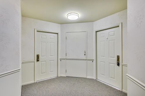 1401 Apple Ct, Mount Prospect, IL 60056-1089
