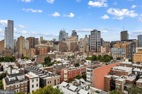 3035 11th St, Philadelphia PA 19107-1323 exterior