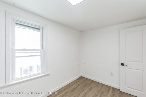 1102 Asbury Ave, Tinton Falls NJ 07712-5727 exterior