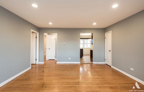 5555 Higgins Ave, Chicago IL  60630-2110 exterior