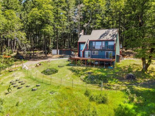 3590 Chinquapin Dr, Willits, CA 95490-7712