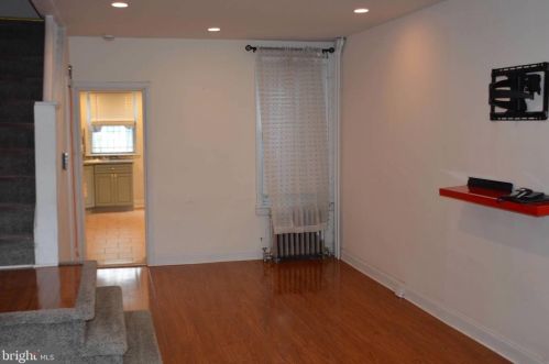 2031 9th St, Philadelphia, PA 19122-1305