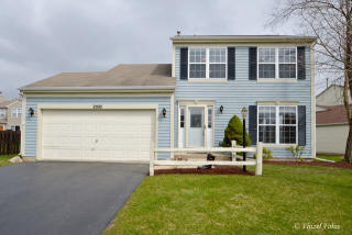 2502 Quail Cv, Carpentersville, IL 60110-3380