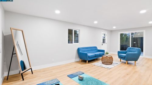 1555 Thrush Ave, San Leandro CA  94578-2045 exterior