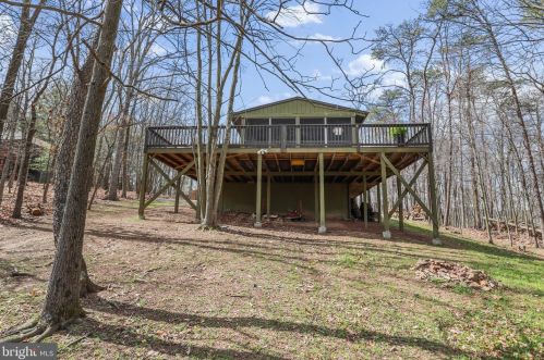 208 Pathfinder Ln, Hedgesville WV  25427-6160 exterior