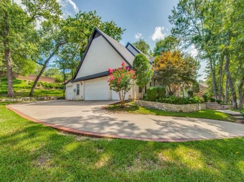 6116 Terrace Oaks Ln, Fort Worth TX  76112-1072 exterior