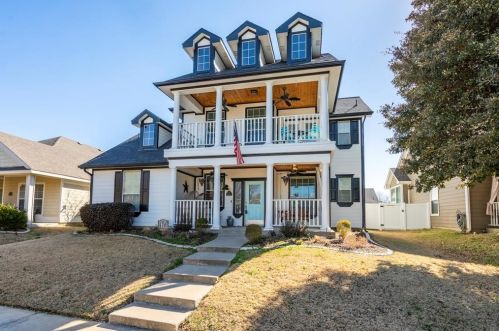 10120 Lakeview Dr, Aubrey, TX 76227-5409