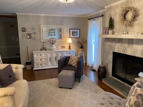 6845 Heathfield Dr, Atlanta GA  30328-2035 exterior