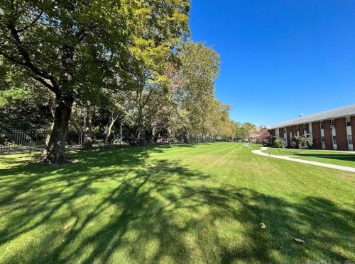 15 Madison St, Norwalk, CT 06854-2941