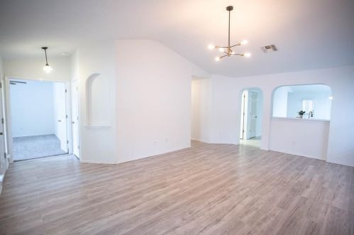 396 Sampson, Uhland TX  78640-4311 exterior