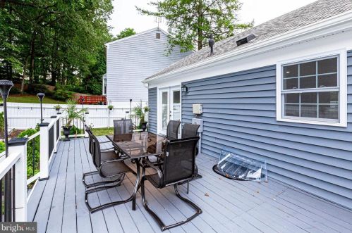 6309 Capella Ave, Springfield VA  22015-3220 exterior
