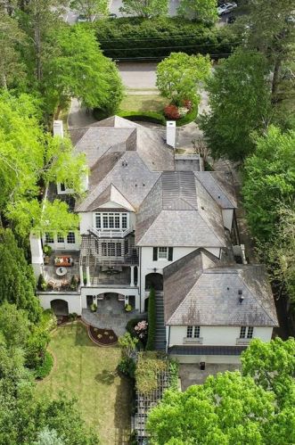 62 Brookhaven Dr, Atlanta GA  30319-1143 exterior