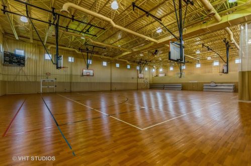 868 Clover Ln, Pingree Grove IL  60140-9116 exterior