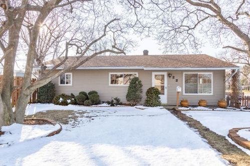 2 Oltendorf Rd, Streamwood, IL 60107-1416