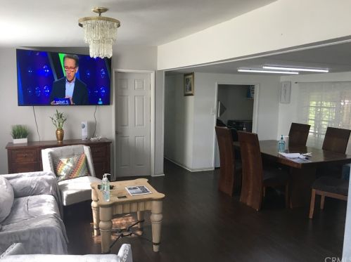 108 Amalfi Dr, Santa Ana, CA 92703-4107