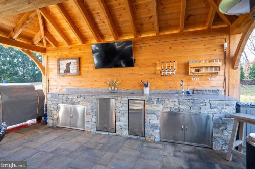 874 Pheasant Hill Rd, Summit Point WV  25446-3634 exterior