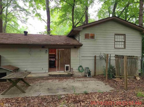 2581 Sparta Dr, Morrow, GA 30260-2039