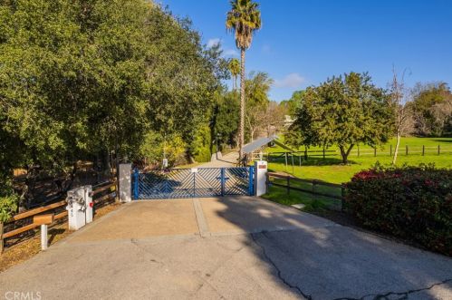 1445 Holt Ave, Covina, CA 91724-3704