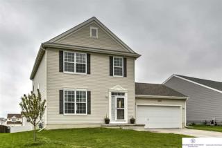 8903 166th St, Omaha, NE 68136-1394