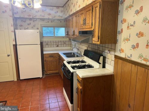 239 Pine St, Lancaster PA  17603-3434 exterior