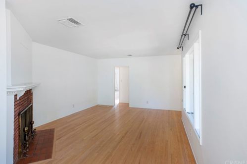 1828 Canada Blvd, Glendale CA  91208-2610 exterior