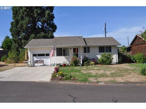 1510 Rainier Rd, Woodburn OR  97071-2315 exterior