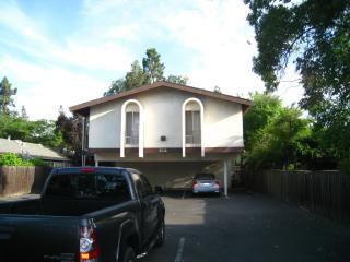 512 9th St, Davis, CA 95616-2243