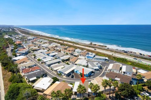 6494 Friendly Pl, Carlsbad, CA 92011-1012