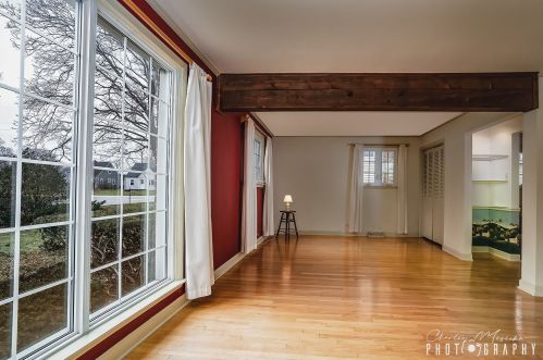 1217 Stoneham St, Bensenville, IL 60106-1440
