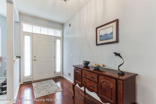 705 Hollybrook Ln, Lakehurst, NJ 08759-1373