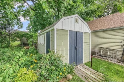 5 Hazel St, Norwalk CT  06851-3016 exterior