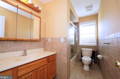 333 Carter Rd, Princeton NJ  08540-7422 exterior