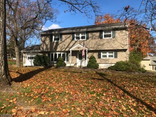 14 Parker Ave, Cedar Knolls, NJ 07927-1513