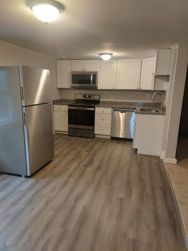 17 Sawyer St, Nashua, NH 03060-3740