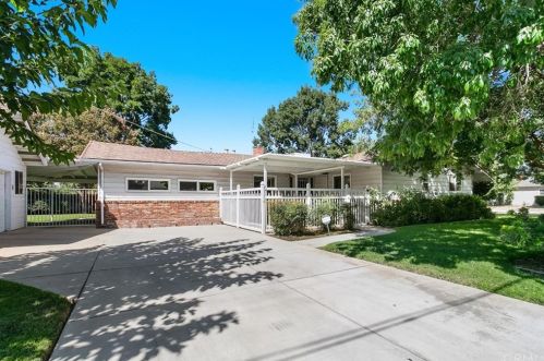 201 Alpine Dr, Merced, CA 95340-2405