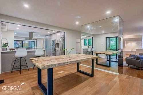 620 Colebrook Ct, Atlanta GA  30327-4710 exterior