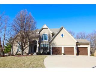 8032 Clearwater Dr, Kansas City, MO 64152-6071