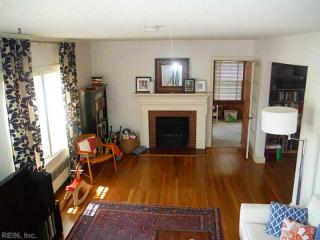 1040 Lexan Cres, Norfolk VA  23508-1239 exterior