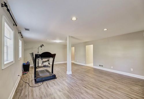 7000 Hunters Br Dr, Atlanta GA  30328-1718 exterior