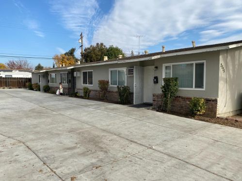 2225 Peppermint Dr, Modesto, CA 95355-4029