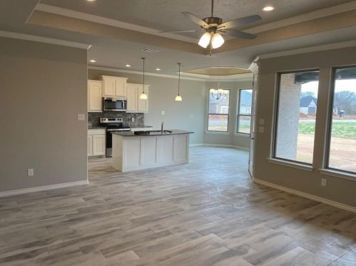 3333 Windcrest Dr, Granbury TX  76049 exterior