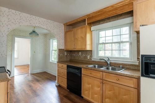 29 Fifield St, Nashua, NH 03060-5071