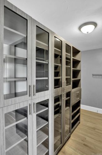 1100 Clarkson St, Denver CO  80210-1605 exterior