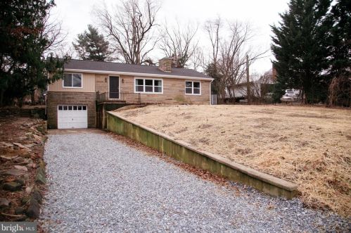 5013 Circle Dr, Harrisburg, PA 17112-2108