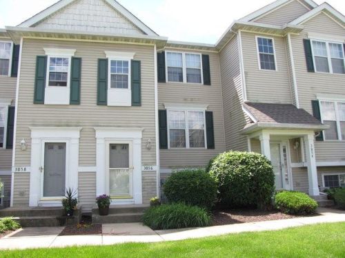 3056 Woodside Dr, Joliet, IL 60431-8827