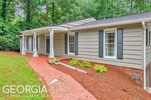 1898 Beaver Dam Ln, Marietta, GA 30062-2644