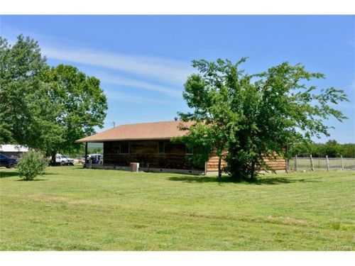 14835 Mulberry Rd, Henryetta, OK 74437-8150