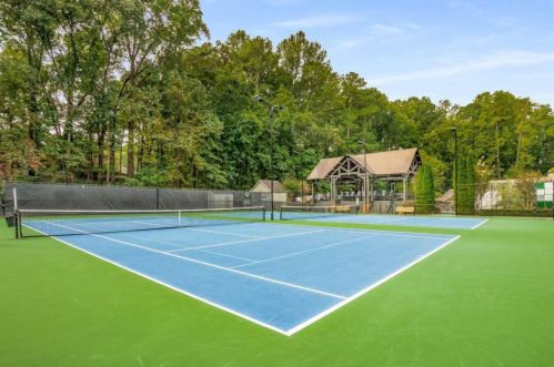 7290 Hunters Br Dr, Atlanta GA  30328-1719 exterior
